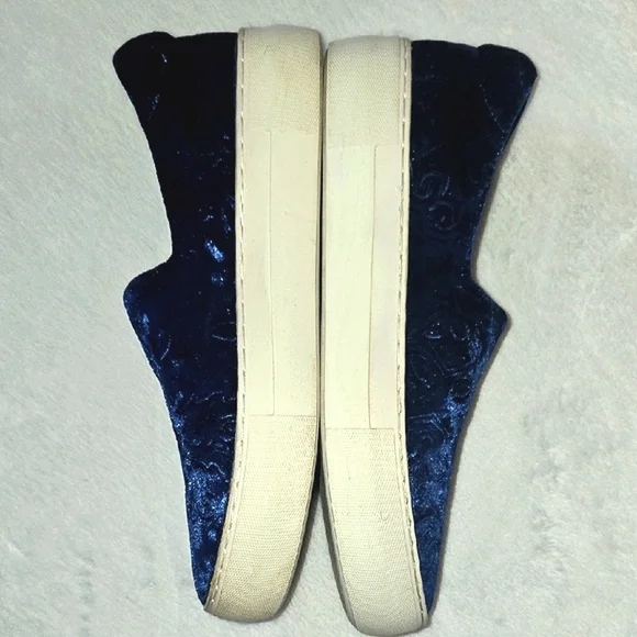 J/SLIDES NYC SZ 7 CRUSHED VELVET ROYAL BLUE PAISLEY FLORAL CASUAL SNEAKERS GLAM! - Picture 9 of 10